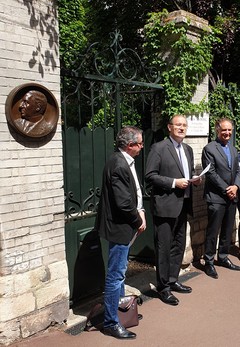 Inauguration du médaillon en hommage à Georges Mandel