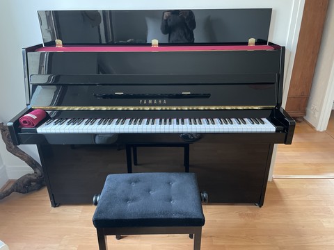 Petit annonce - Piano droit Yamaha B1